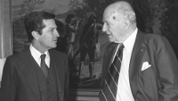 Adolfo Suárez y Josep Tarradellas dialogando.