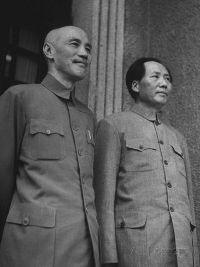 El general chino Chiang Kai Shek y Mao Tse Tung, por Jack Wilkes, Chungking, China, 1945.
