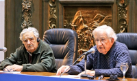 José Mujica y Noam Chomsky.