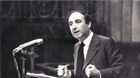 Juan María Bandrés (1932-2011), hablando en público.