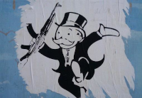 Banquero del Monopoly con una metralleta.