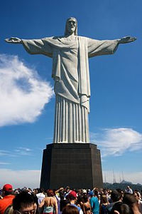 Cristo Redentor. Río de Janeiro, Brasil. Fuente: Wikipedia. Esta imagen fue publicada originalmente en Flickr por Nico Kaiser en https://www.flickr.com/photos/73084860@N00/5716935049. Fue revisada el 23 de Agosto de 2012 por FlickreviewR y se confirmó que tenía licencia según los términos de cc-by-2.0.